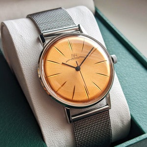 Reloj vintage Luch, brazalete de acero inoxidable, reloj Luch ultra delgado. Reloj década de 1970, reloj soviético de lujo, reloj de boda, reloj de vestir
