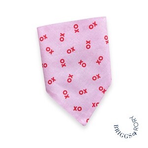 XOXO Dog Bandana, Valentines Day Dog Bandana, Valentine Dog Bandana, Love Dog Bandana, Over the collar dog bandana, Dog Bandana, Dog Gift