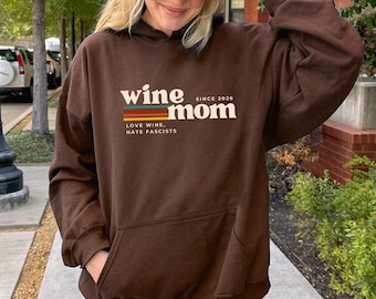 Wine Mom Fight Fascism Hoodie Afschaffen ijs Anti-Trump trui anti-fascistisch anti-ijs shirt Pro immigrantenshirt liberale moeder niemand is illegaal