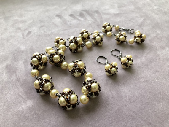 Necklace and Earrings Set Handmade Jewelry Set Beads and Pearls Jewelry Gifts for her Free shipping delivery