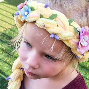 Lilfrenchtwist- frenchtwist- princess twist- SunFlower Halo- Blonde hair with flowers- little girl hair- princess wigs- princess costume