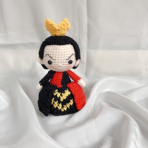 Amigurumi Queen of Hearts, Crochet Queen of Hearts, Queen of Hearts Doll, Cruella De Vil Doll, Grimhilde Doll, Evil Queen Doll, Ursula Doll