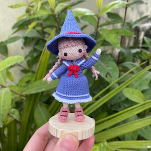 Mini Witch Crochet Doll, Handmade Wool Toy for Kids, Miniature Doll, Halloween Crochet Doll, Halloween Decor