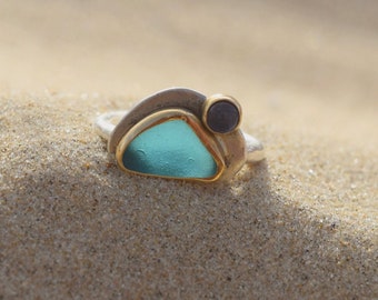 Sea glass ring in turquoise with Iolite gemstone set in gold and silver. Genuine sea glass ring. Ocean lover gift. Upcycled jewelry