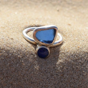 Sea glass ring in electric blue with Lapis lazuli set in silver. Genuine sea glass jewelry. Ocean lover ring. Beach lover gift. Upcycled