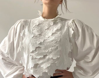 Wonderful Sportalm Austrian Bavarian vintage ruffles blouse, mutton sleeves, white, gorgeous
