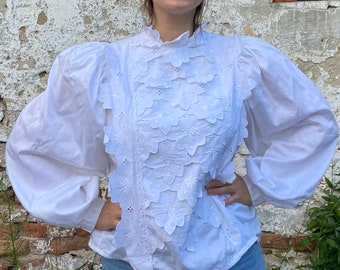 Wonderful Sportalm Austrian Bavarian vintage ruffles blouse, mutton sleeves, white, gorgeous