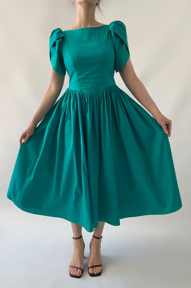 Wonderful Laura Ashley emerald modest vintage dress gown midi tea dress prom cotton formal princess evening image 6