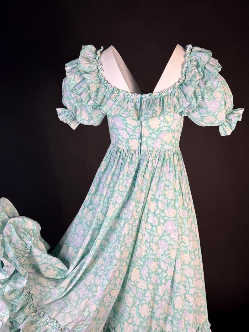 Pastel Robe Rare robe de mariée Laura Ashley bleu sarcelle pastel style époque ...