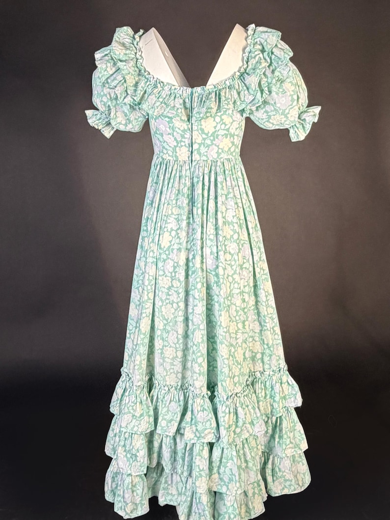 Pastel Robe Rare robe de mariée Laura Ashley bleu sarcelle pastel style époque ...