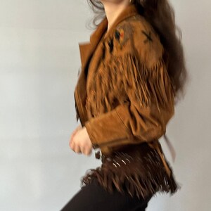 Clock House leather vintage suede fringed jacket light brown camel coat 90s retro 80s oldschool boho festival cowboy Wild West Native image 9