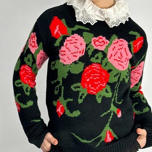 Flowery Vintage Sweater Trendy Black Floral  Pullover Jumper Roses