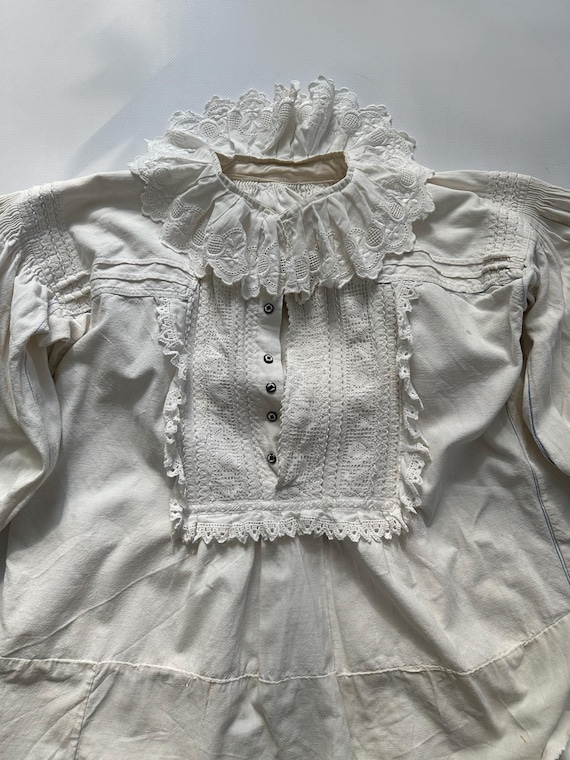 Gorgeous antique Romanian blouse vyshyvanka ethnic folk fashion boho bohemian top ivory beige white collectibles