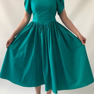 Wonderful Laura Ashley emerald modest vintage dress gown midi tea dress prom cotton formal princess evening image 5