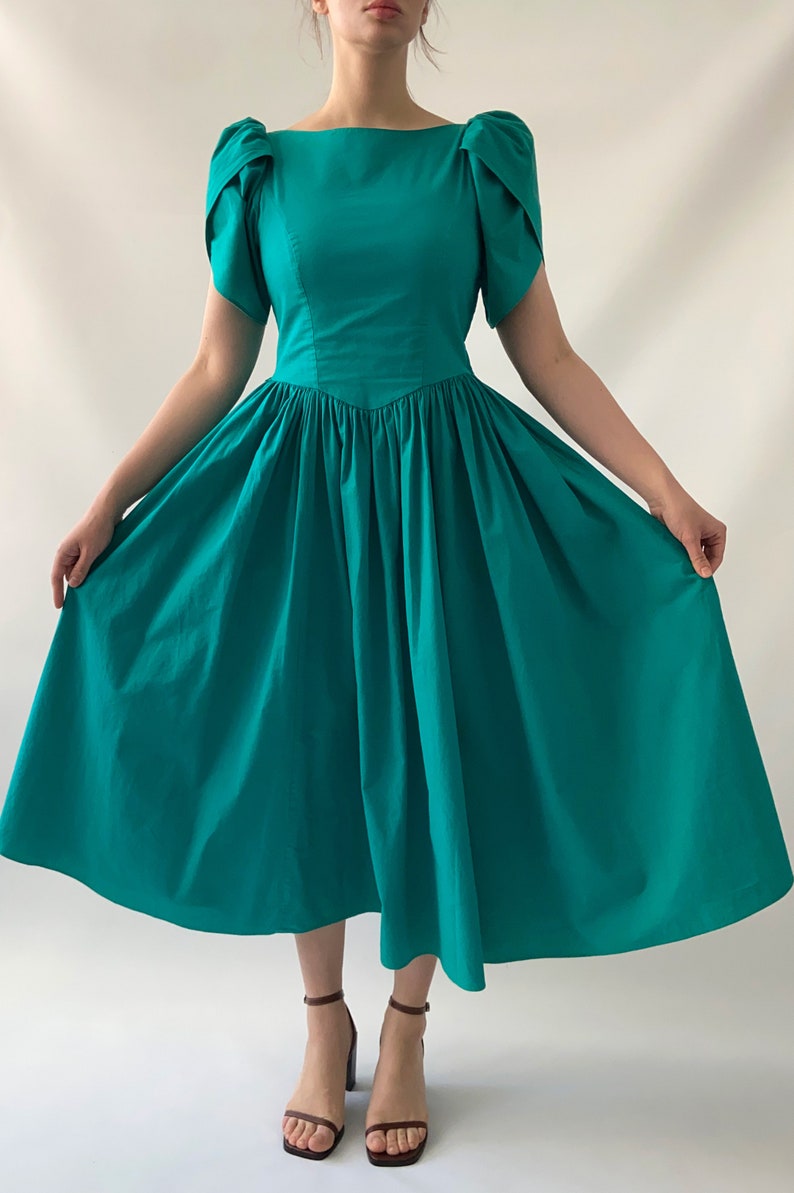 Wonderful Laura Ashley emerald modest vintage dress gown midi tea dress prom cotton formal princess evening image 5