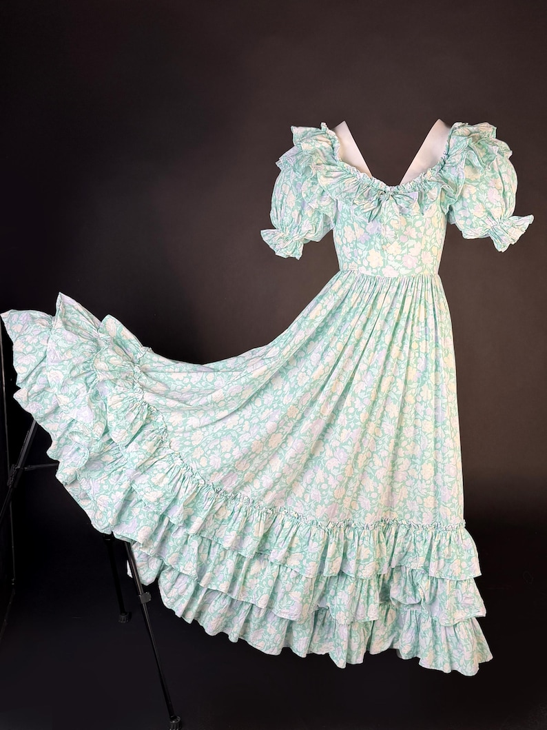 Pastel Robe Rare robe de mariée Laura Ashley bleu sarcelle pastel style époque ...