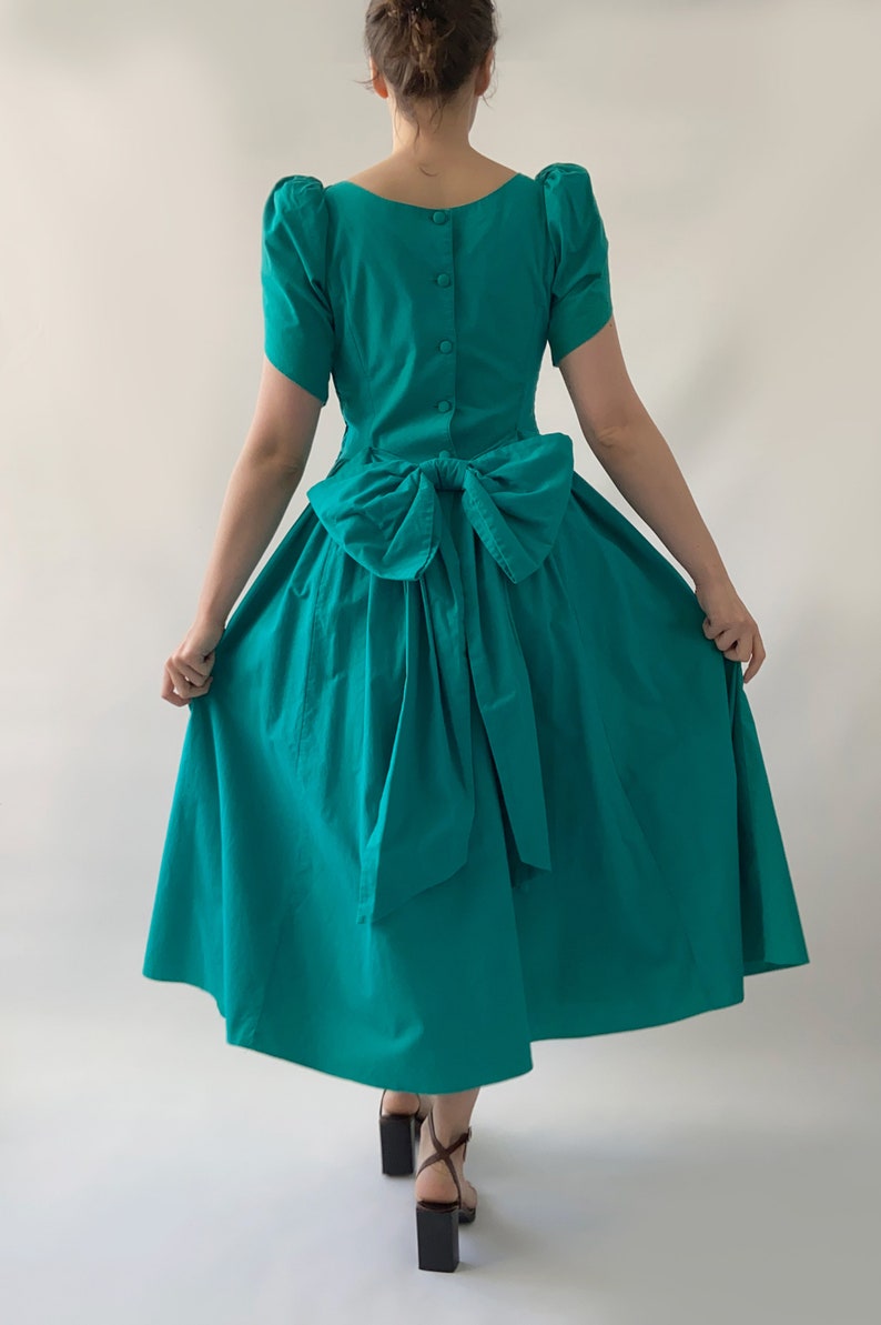 Wonderful Laura Ashley emerald modest vintage dress gown midi tea dress prom cotton formal princess evening image 4