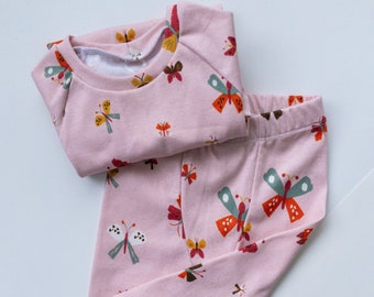 Pink Glitter Butterflies Short Sleeve T-Shirt and Pants Pajama Set, Baby and Toddler Girl’s Glitter Butterfly Spring Loungewear Sleep Set