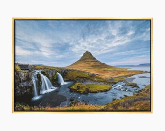 Photographie d'art - Montagne Kirkjufell - Tirage sur papier ou toile avec cadre dédié - Lowland#003