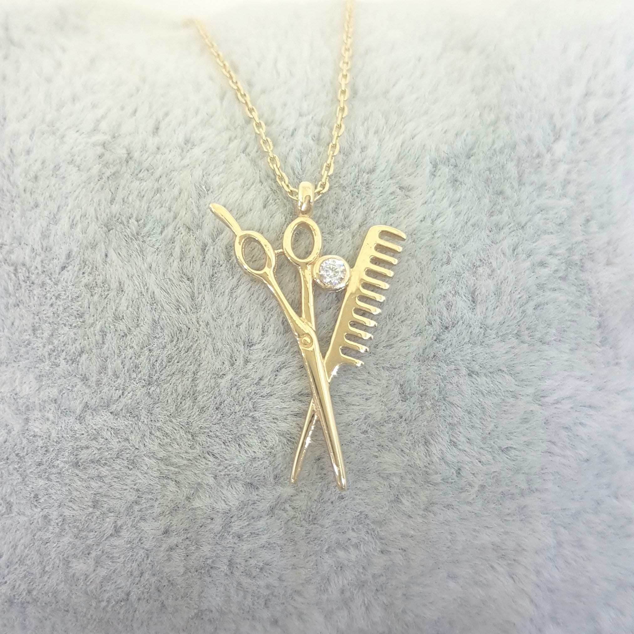 COLLANA A CATENA lunga con ciondolo a forma di foglia EUR 9,00 COLLANA A CATENA lunga con ciondolo a forma di foglia EUR 9,00