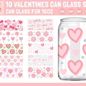 Op de afbeelding: Een set van 10 Valentijnsdag-thema SVG-ontwerpen voor 473 ml blikjesglazen. De ontwerpen omvatten harten, bloemen, ballonnen en de woorden "LOVE" en "XOXO".