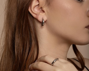 Aros de oro grueso / Pendientes chapados en oro de 18 quilates con PVD / Aros llamativos / Ligeros e hipoalergénicos / Joyas para todos los días / Regalo para ella