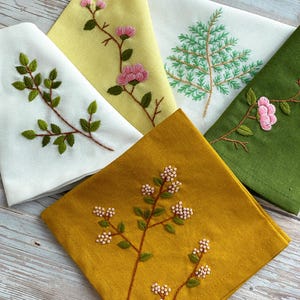 Custom Name Floral Embroidered Handkerchief, Personalized Hand Embroidery Handkerchief, Handmade Gift, Wedding Gift, Handmade Gift For Mom