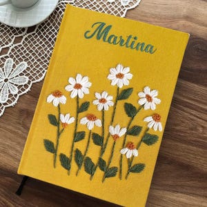 Hand Embroidered Daisy Flower Notebook, Embroidered Linen Cover Journal, Custom A5 Notebook, Adjustable Book Cover, Handmade Gift