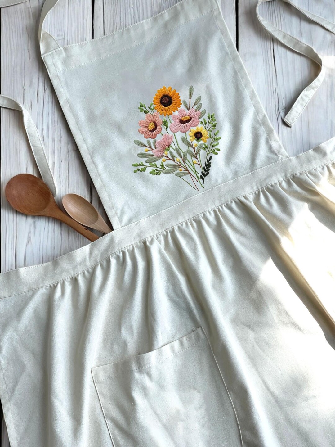 手刺繍の花束エプロン、刺繍花柄エプロン、リネンエプロン、キッチン