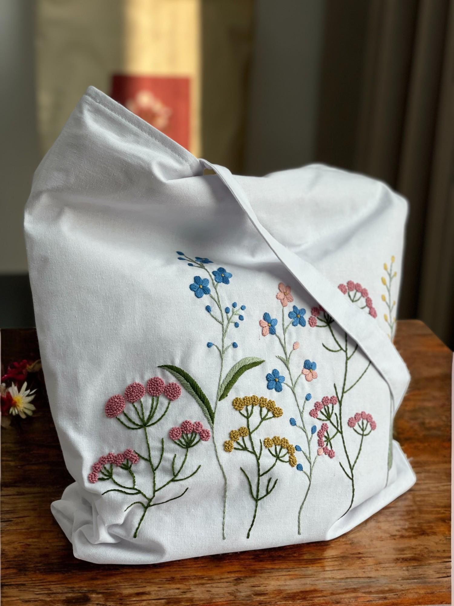 Wildflowers Embroidery Tote Bag, Hand Embroidery Line Bag, Hand Embroidered Linen Bag, Embroidery Market Bag, Handmade Tote Bag, Women Bag