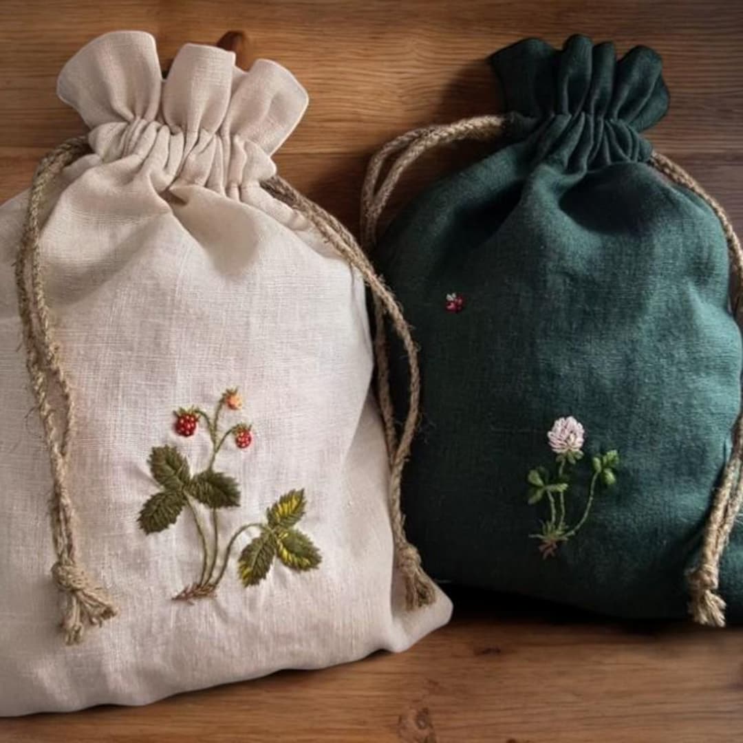 MARU 刺繍入り巾着型 アンティークリネン生地ショルダーバッグ