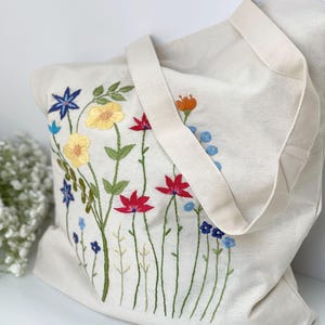 Wildblumen Stickerei Einkaufstasche, Handstickerei Linie Tasche, Handgestickte Leinentasche, Stickerei Markttasche, handgemachte Einkaufstasche, Frauentasche