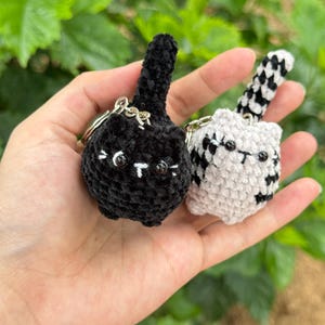 BUY 2 GET 1 FREE | Crochet Cute Cat Plush Keychain, Handmade Mini Crochet Amigurumi Cat Keychain, Cute Animal Keyring, Cute Beige Cat Gifts