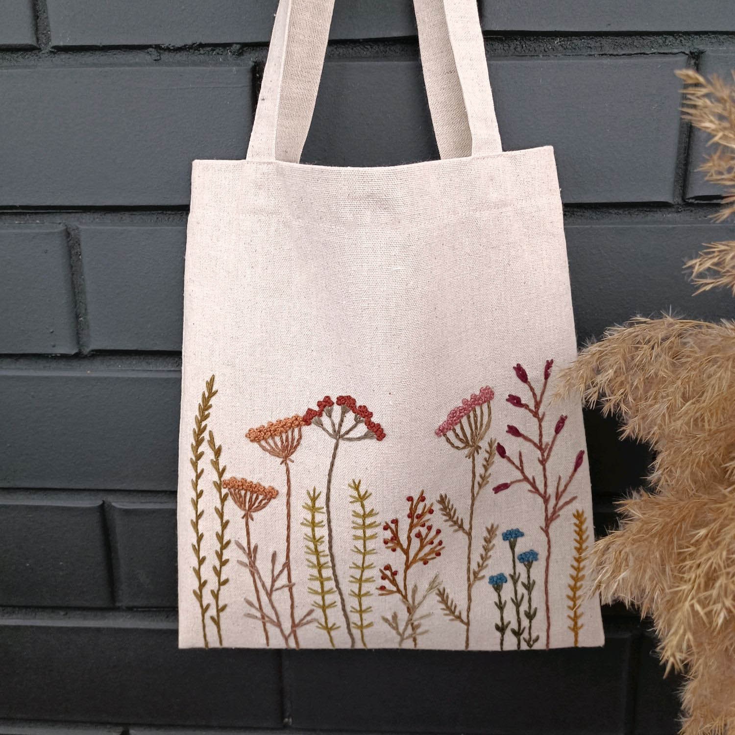 手刺繍入りリネンショッパーバッグ Botanika、手刺繍リネンバッグ 