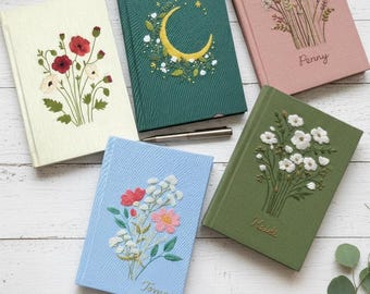 Gepersonaliseerde wilde bloemen handgemaakte stoffen omslag notitieboek, vintage handgeborduurd linnen notitieboek, op maat gemaakt geheim A5-blanco boek