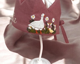 Personalisierte Mutter Gans Geburtstag Party Krone, Hand bestickte Leinen Krone für Geburtstage, Geschenke zum Geburtstag, individuell handgefertigte Babykrone