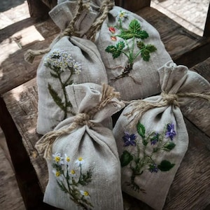 Erdbeer Stickerei Kordelzugbeutel, Blumenbeutel für Brautjungfer, Blumen Schmuckbeutel, Kosmetiktasche, Make-up Tasche, Reisetasche