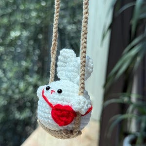 Acessórios para pendurar espelho retrovisor de carro em formato de coelho fofo, enfeites de coelho de crochê balançando, ideia de presente para carro novo, presente para ela, decorações para carro, pingente para carro