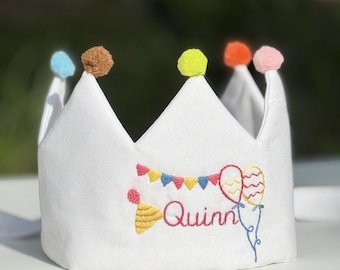カスタムネームの誕生日パーティークラウン、誕生日用のパーソナライズされた手刺繍リネンクラウン、1歳の誕生日の記念品ギフト、手作りの生地クラウン