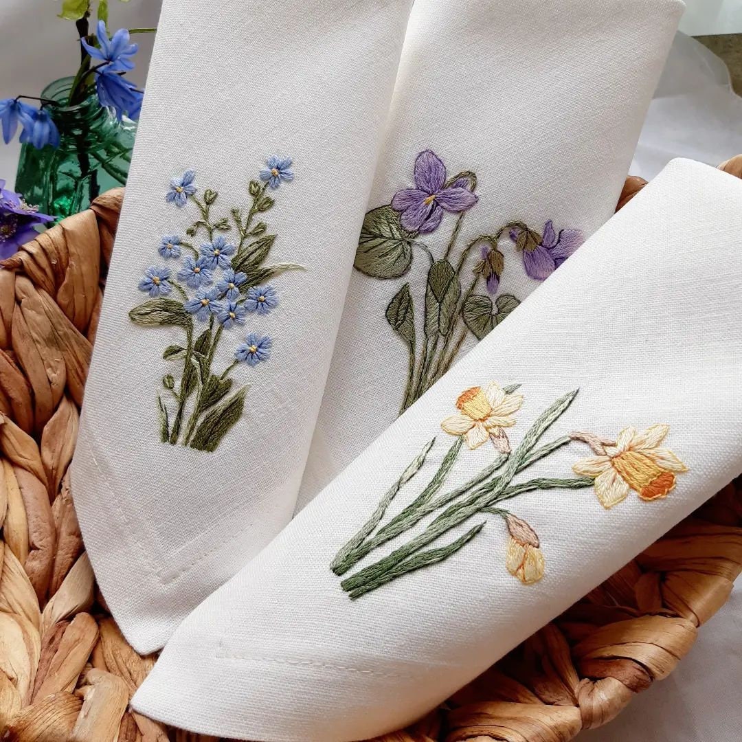 Personalized Floral Embroidered Linen Napkins, Hand Embroidered Table Decor, Soft Washed Pure Linen Napkins, Custom Housewarming Gift
