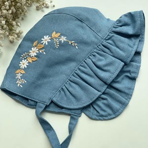 Custom Handmade Ruffled Baby Bonnet, Hand Embroidered White Daisies, Baby Linen Bonnet, Hand Embroidered Linen Bonnet, Baby Brim Bonnet