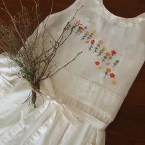Colorful Floral Embroidery Apron For Women, Hand-Embroidered Linen Apron, Flower Embroidery Linen Apron, Custom Apron, Gardening Apron