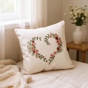 Herz Rose Hand bestickter Kissenbezug, handgemachter Kissenbezug, Floral Leinen Kissenbezug Wohnzimmer Dekor, Wohnkultur, handgemachtes Geschenk