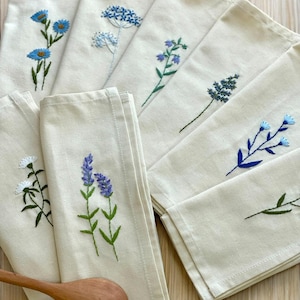 Personalized Flowers Hand Embroidered Linen Dinnerware Set, Linen Napkins Wedding Gift, Handmade Table Decor, Custom Housewarming Gift