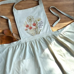 Hand Embroidered Floral Apron For Women, Flower Garden Embroidered Apron, Kitchen/Cooking/Florist/Gardening Apron, Handmade Gift for Her