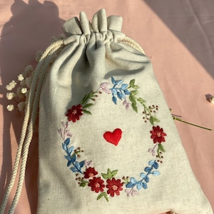 Blumen Kranz Stickerei Kordelzug Tasche, Leinen Geschenkverpackung, handgemachte Kordeltasche, Aufbewahrungsbeutel, Schmuckbeutel, Muttertagsgeschenk