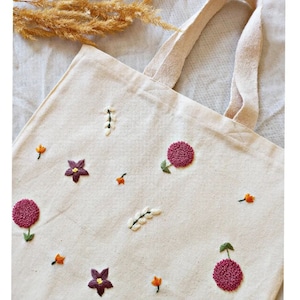 Handbestickter Leinenbeutel mit Wildblumen, Handbestickte Leinentasche, Stickerei Markttasche, handgemachte Tragetasche, Tasche für Frauen