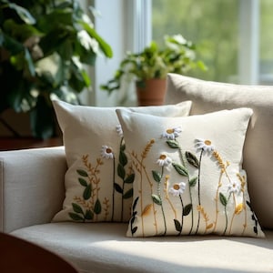 Custom Hand Embroidered Daisy Garden Linen Pillowcase, Handmade Cushion Cover, Floral Linen Pillow Cover, Botanical Living Room Decoration