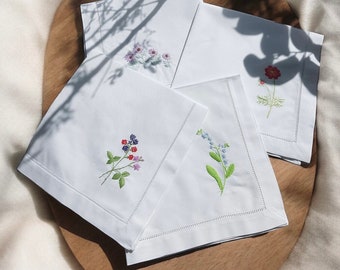 Gepersonaliseerde Franse geborduurde servetten, handgemaakte linnen servetten, bloemenservetten huwelijkscadeau, handgemaakt tafeldecor, housewarmingcadeau
