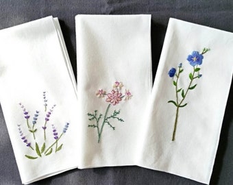 Bloemen handgeborduurde servetten, handgemaakte linnen servetten, servetten huwelijkscadeau, handgemaakt tafeldecor, housewarmingcadeau